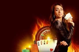 Studio dealer live Three Card Poker yokaislot dengan kamera HD dan dealer profesional